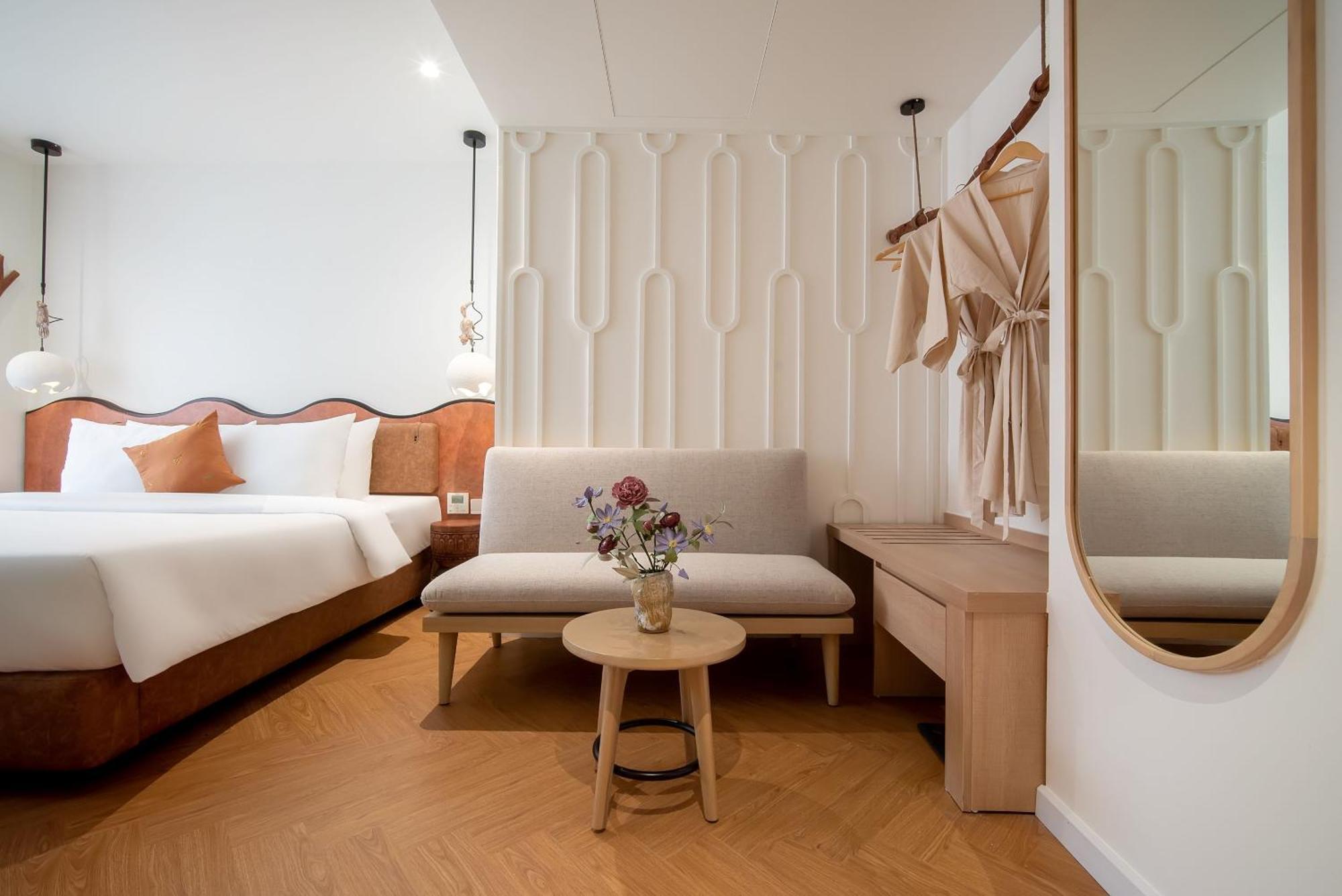 ME Premium Suite High-Floor Balcony with Once-time minibar